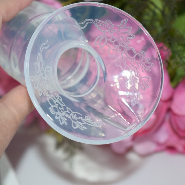 Compact Floral Patterned Manual Breast Pump Compact Floral Patterned Manual Breast Pump